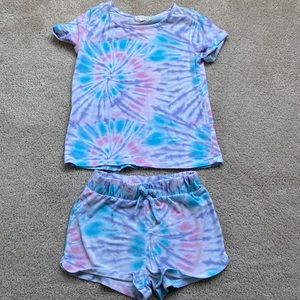 Matching tie dye top and bottom size 7
